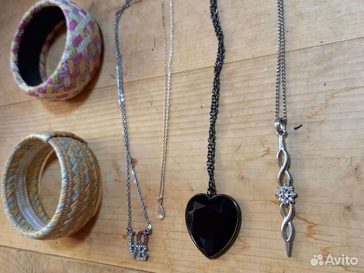 Украшения, браслеты, подвески с цепочками