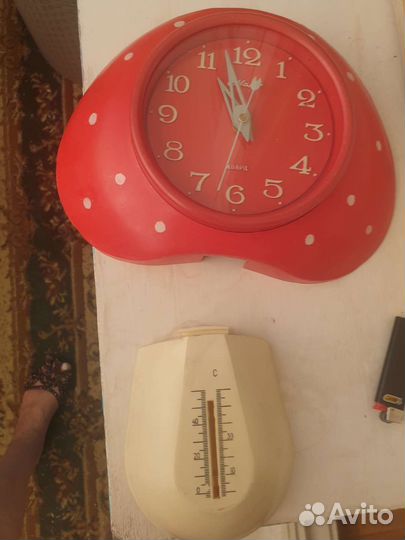 Магнитофон и часы СССР