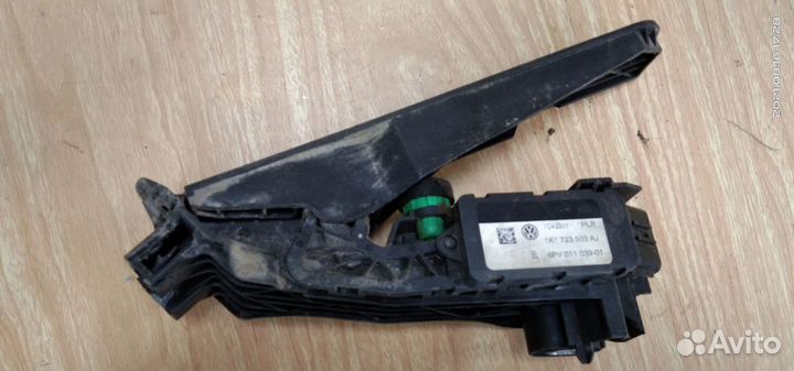 Педаль газа Volkswagen Passat