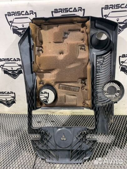 Декоративная крышка двигателя Mercedes-Benz