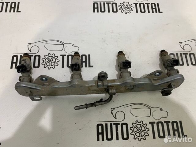 Топливная рампа с форсунками Honda Civic 4D R18A2