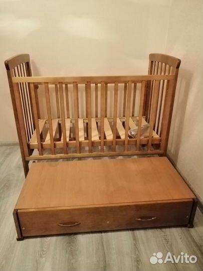 Детская кроватка