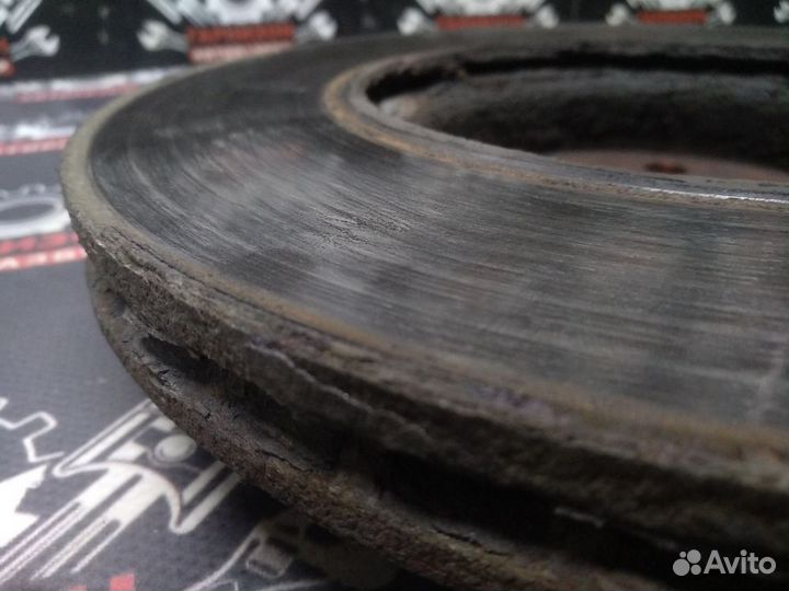 Передний тормозной диск Ford Focus 2