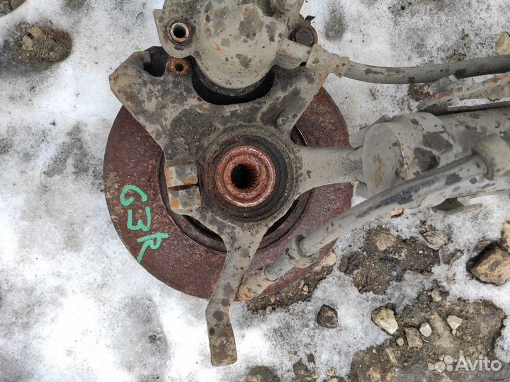 Поворотный кулак передний правый Volkswagen Golf 3