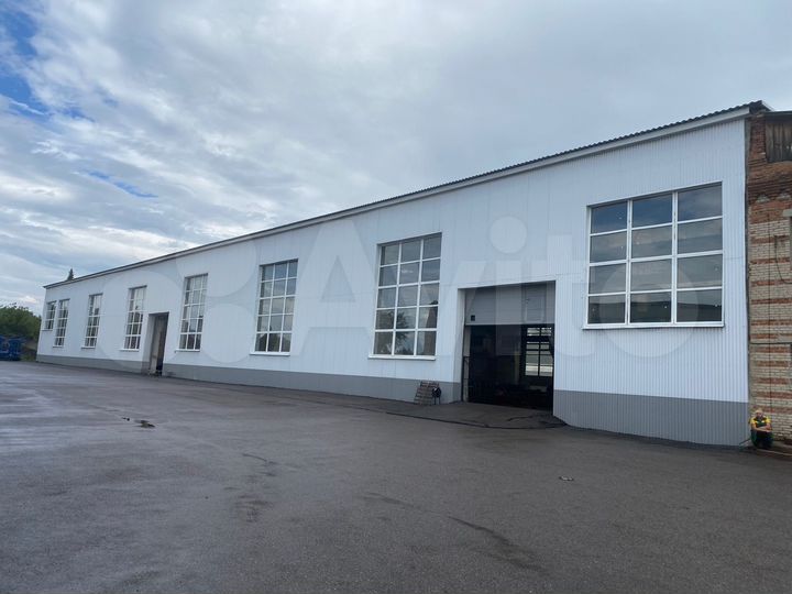 Здание, 2950 м²