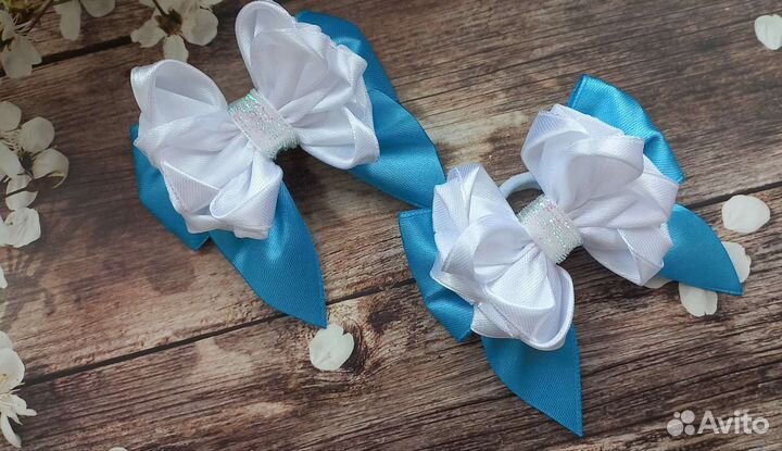 Яркие бантики для волос