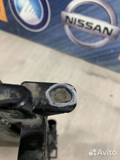 Радиатор охлаждения двигателя основной Nissan alme