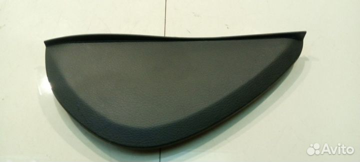 Боковая накладка торпеды (правая) (Kia Mohave)