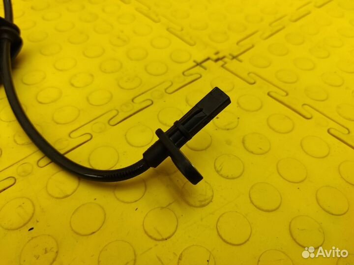 Датчик ABS задний левый Mercedes-Benz W246