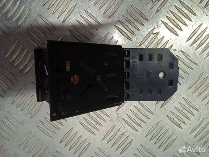 Б/У Противоткатный упор Volkswagen Touareg 7L6 AXQ