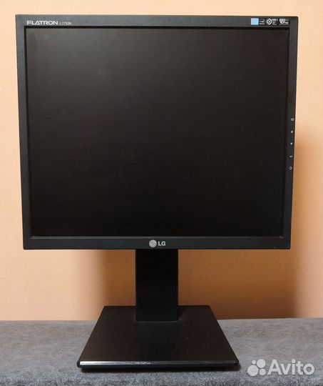 Монитор LG 17