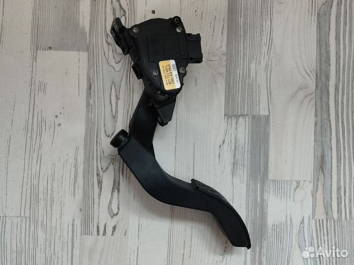 Педаль газа