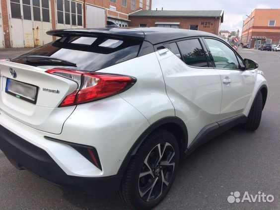 Аренда, прокат автомобиля Toyota C-HR