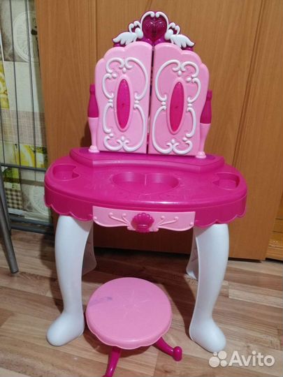 Детский туалетный столик для девочки