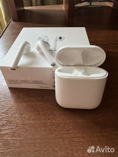 Беспроводные наушники apple airpods 1