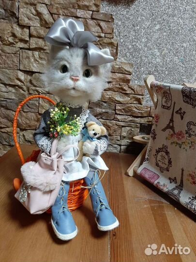 Школьница.Авторская игрушка. Валяная