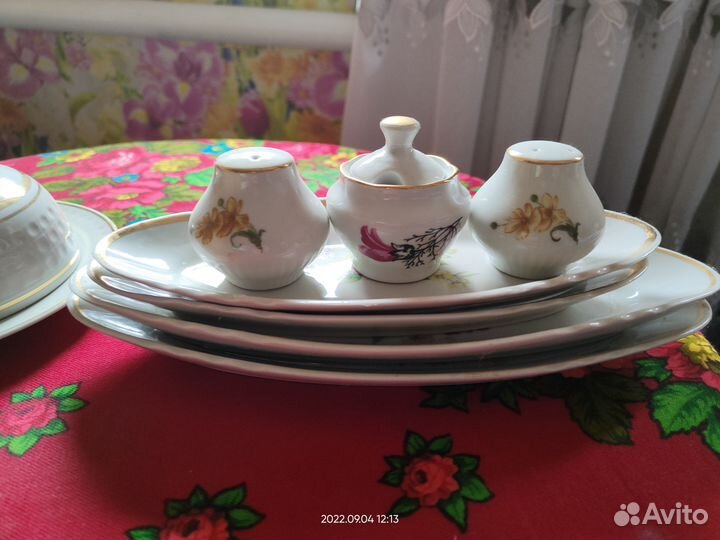 Тарелки и селедочницы