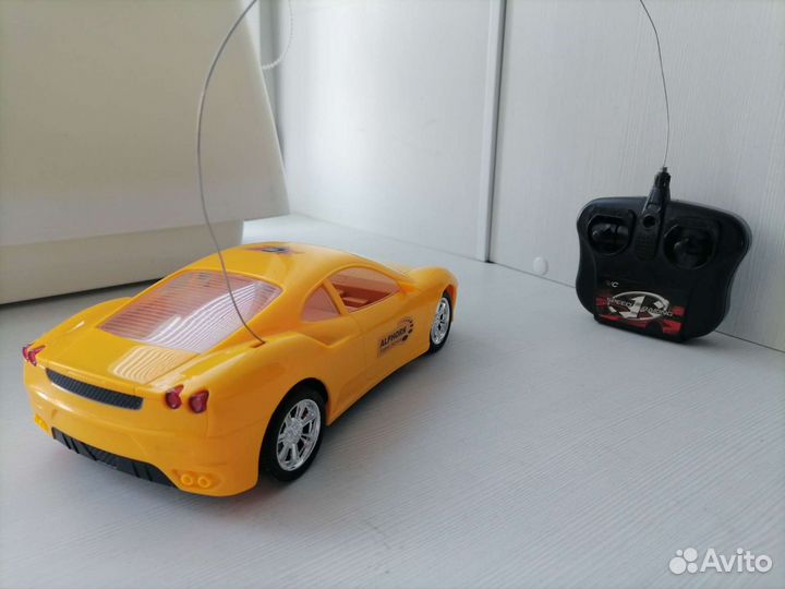 Гоночная машина на р/у