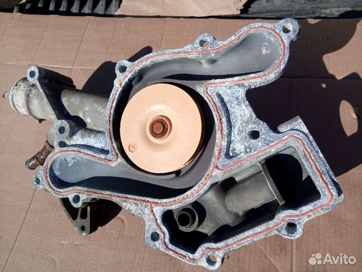 Помпа охлаждения двигателя Hemi 5.7 Dodge RAM