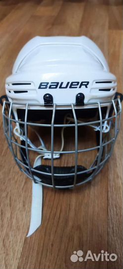 Хоккейный шлем