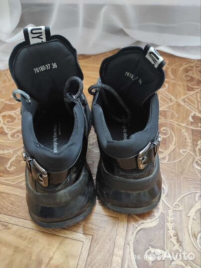 Кроссовки для девочки