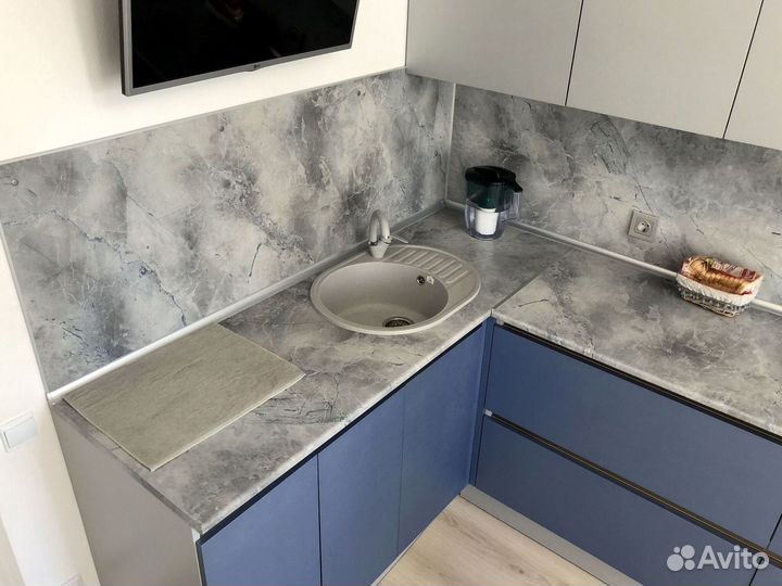 Кухонный гарнитур угловой в потолок на заказ