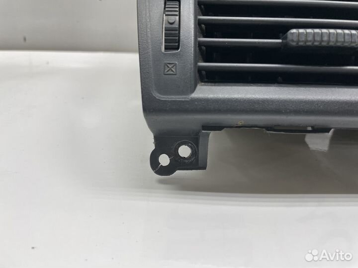 Воздуховод / Центральная накладка Mazda 3 BK