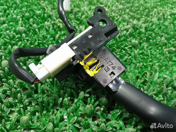 Кронштейн крепления генератора Mitsubishi L200