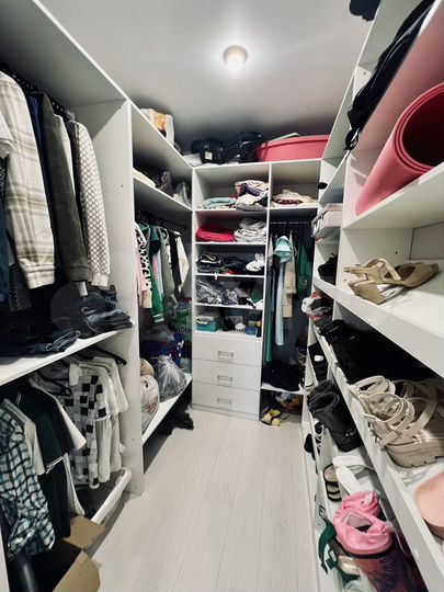 3-к. квартира, 132 м², 4/17 эт.