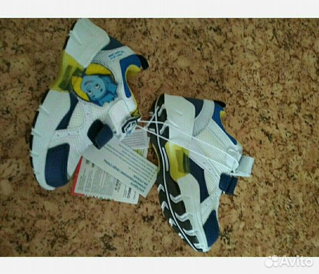 Кроссовки детские
