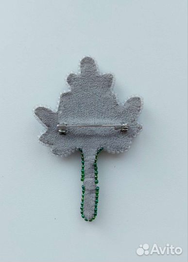 Брошь из бисера