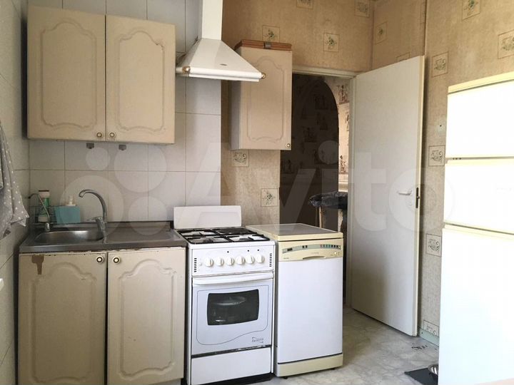 3-к. квартира, 90,5 м², 2/4 эт.