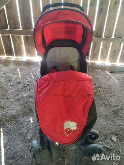 Прогулочная коляска