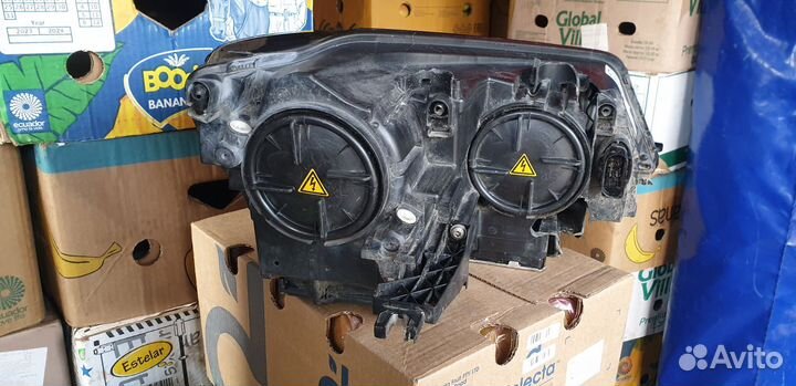 Фара Volkswagen Tyapeг с 2010- 2018 NF7P1941751B