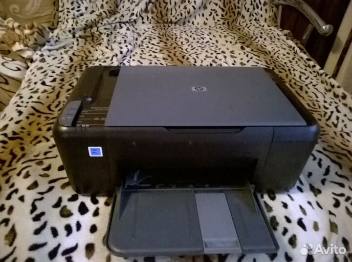 Продам мфу HP Deskjet F2400
