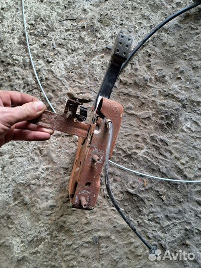 Педаль ручника Cadillac CTS