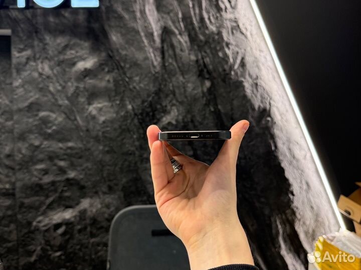 iPhone 15 Pro, 128 ГБ