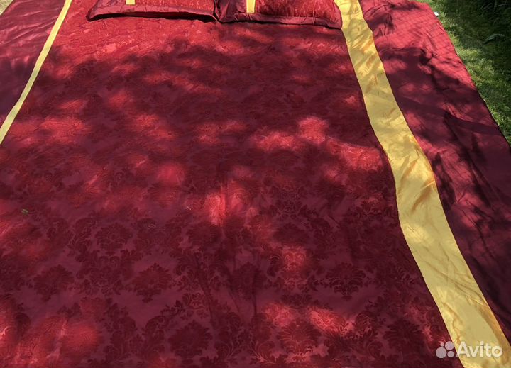 Два Покрывала на кровать с наволочками