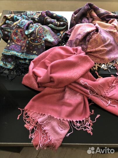 Палантин розовый с бахромой