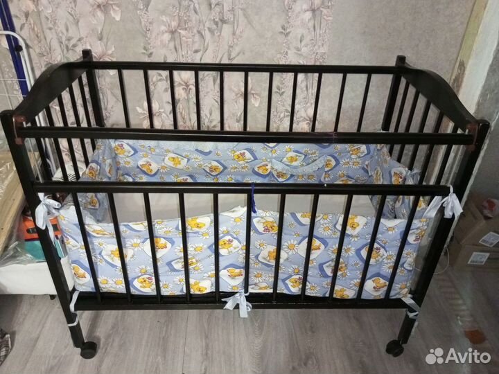 Детская кроватка