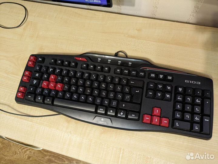 Игровая клавиатура logitech