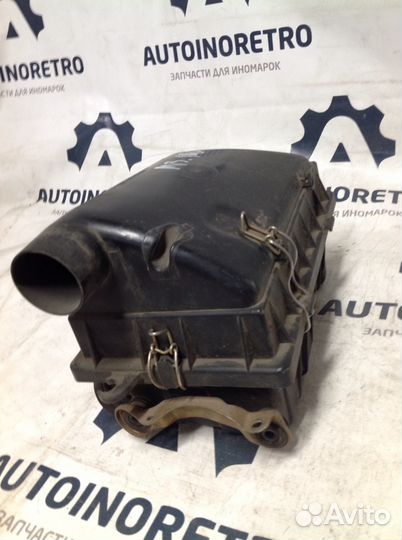 Корпус воздушного фильтра Mercedes C180. W202. 1.8