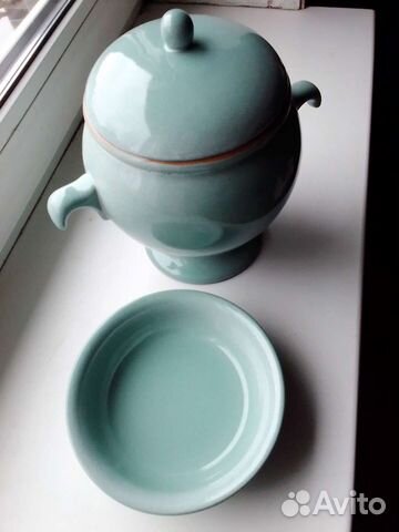 Новая супница с тарелками