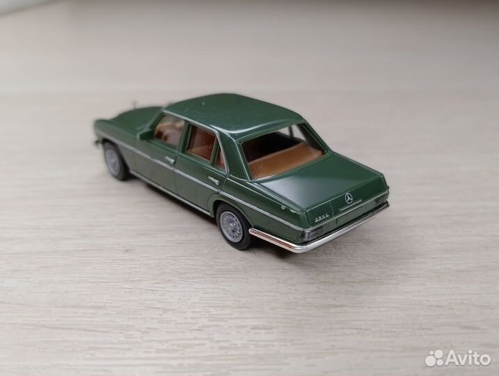 A26.1) Mercedes-Benz 200 (W108) 1965-1972 тёмно-зе