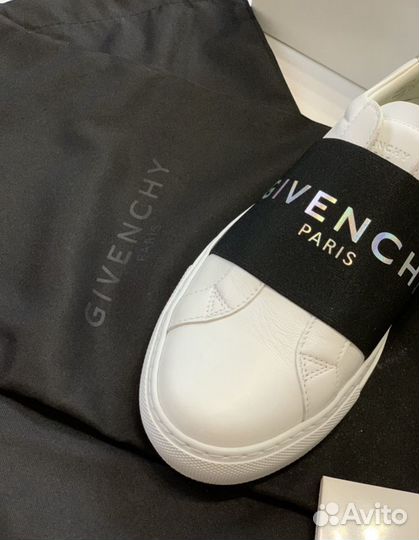 Кроссовки женские Givenchy