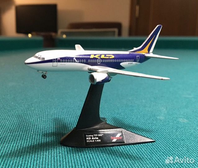 Модель самолета Boeing 737-300 м-ба 1/400 KDAvia