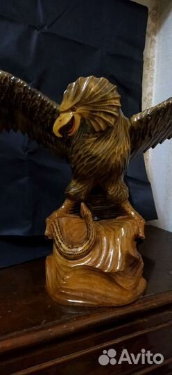 Орёл деревянный резной