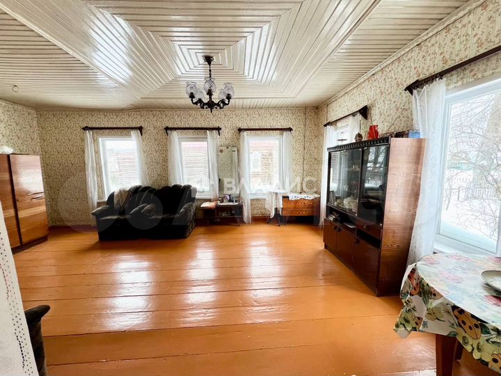 Дом 100 м² на участке 55 сот.