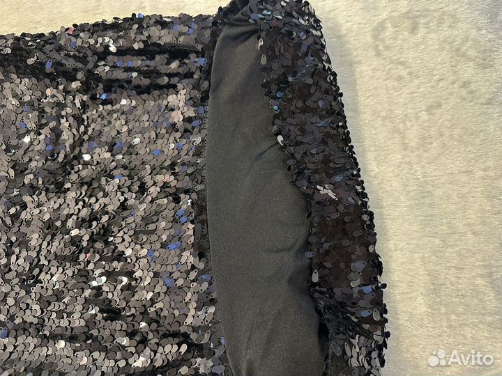 Вечернее черное мини платье в пайетках