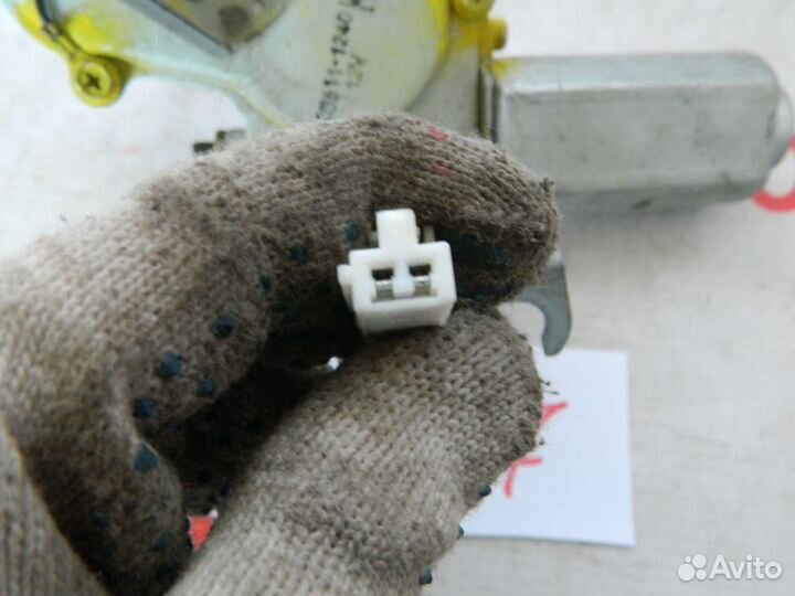 Моторчик стеклоочистителя задний для Kia Rio 1 20